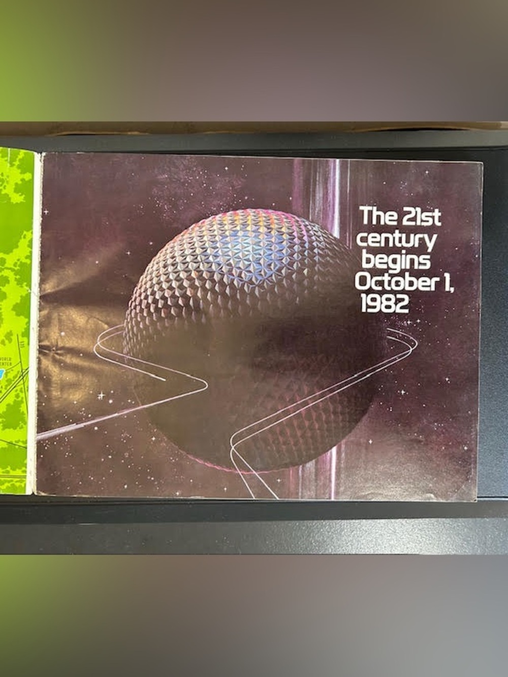 1982 EPCOT Center Opening Era & 1986 Walt Disney World Booklets Lot VTG - Picture 5 of 9
